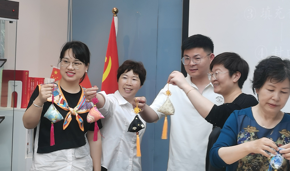 香韻端午，情滿誠(chéng)格——上海誠(chéng)格集團(tuán)工會(huì)組織開展端午香囊制作活動(dòng)